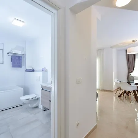 Luxury Arta-2 With Heated Pool And Jacuzzi Apartment