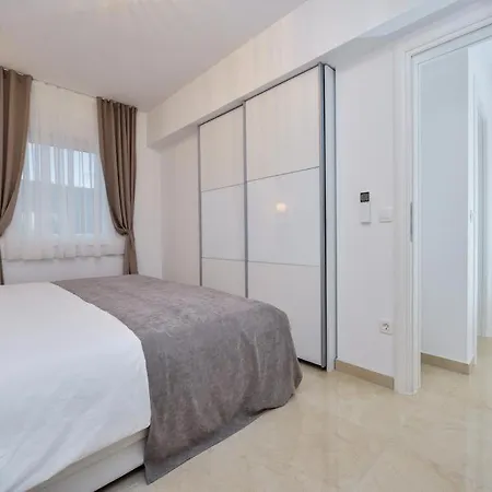 Apartman Luxury Arta-2 With Heated Pool And Jacuzzi *